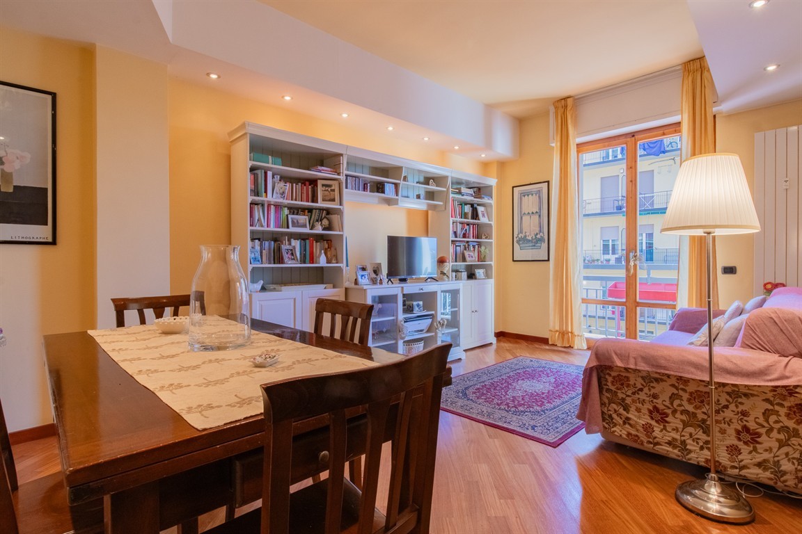 SCANDICCI - FIRENZE - LUMINOSO APPARTAMENTO IN ZONA CENTRALE