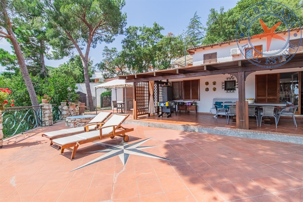 CAPOLIVERI - ELBA - VILLA INDIPENDENTE A DUE PASSI DAL MARE