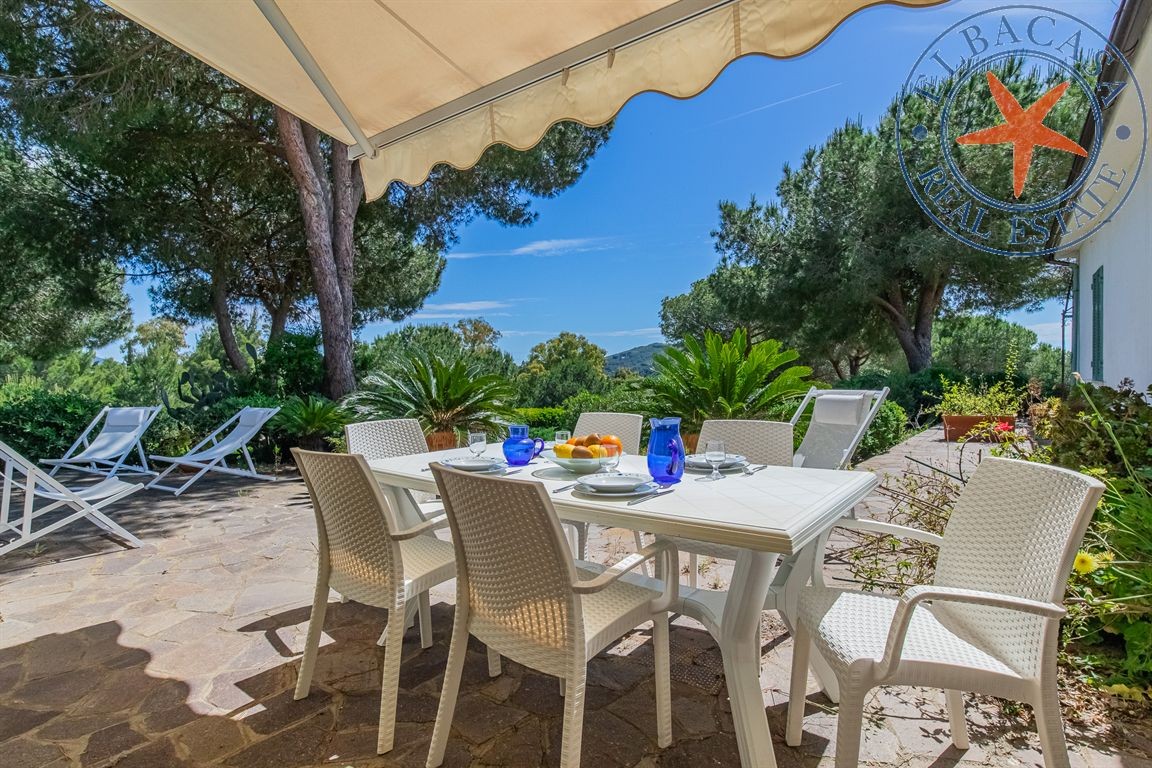 LACONA - ELBA - PORZIONE DI BIFAMILIARE A DUE PASSI DAL MARE